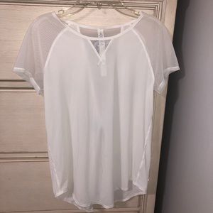 Lululemon white short sleeve top size 2